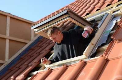 Pose de fenêtres de toit Velux à Lecumberry